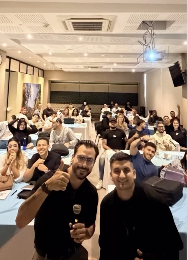 Asistentes y David Gómez en la primera edición de AI Studio Live